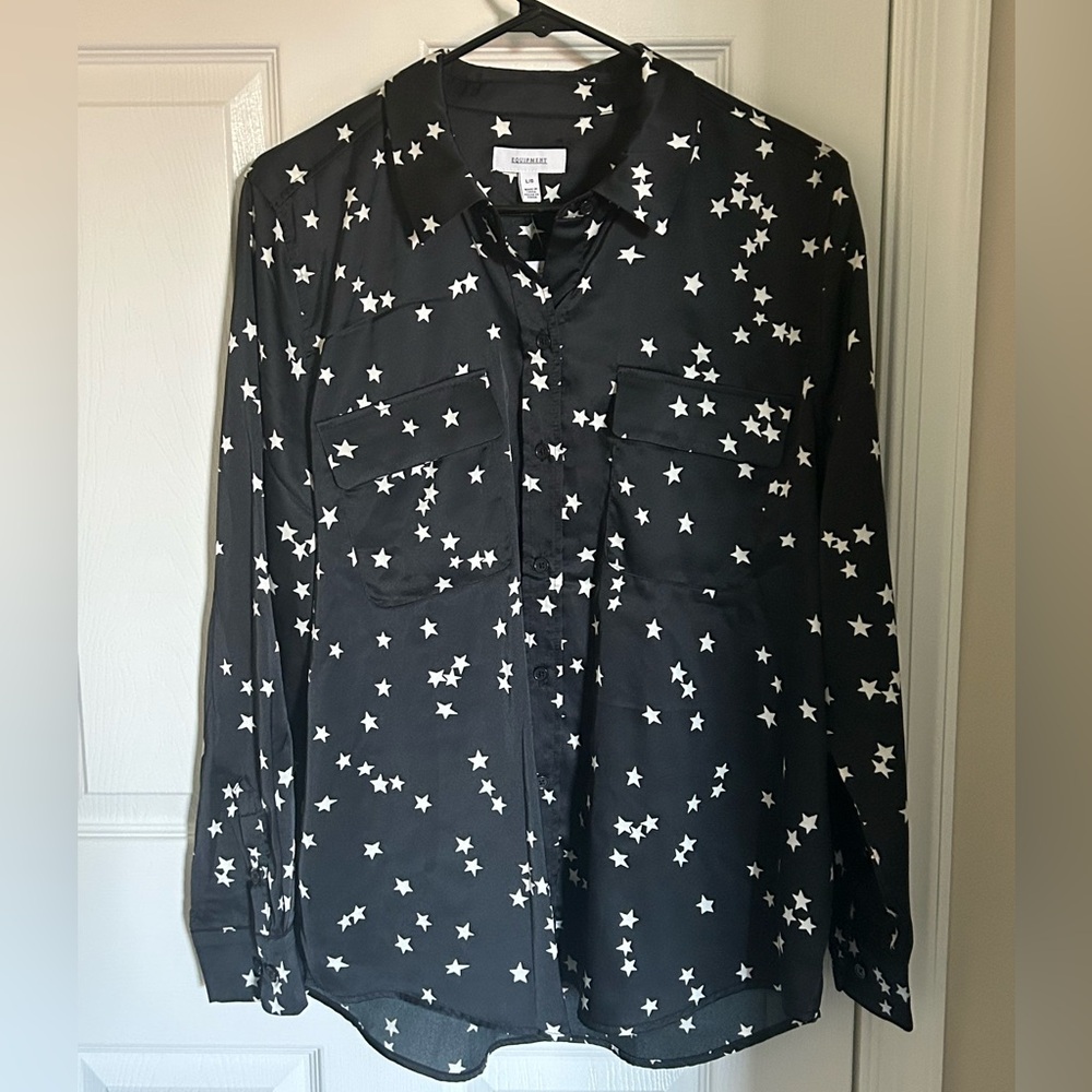 NEW EQUIPMENT BLACK WHITE STAR SATIN BUTTON DOWN SHIRT SZ L